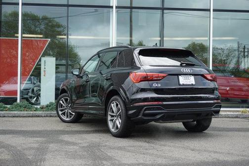 2025 Audi Q3 Premium 45 TFSI S line quattro Tiptronic