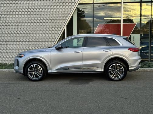 2025 Audi Q5 Premium