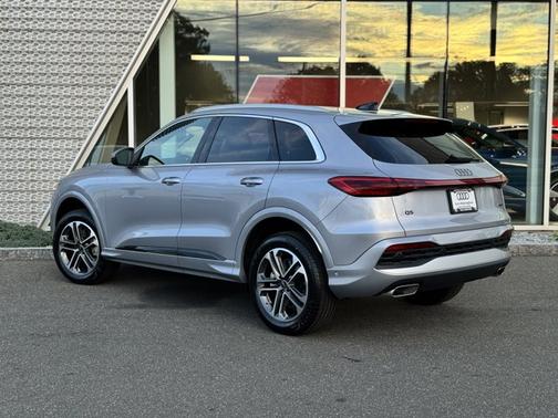 2025 Audi Q5 Premium