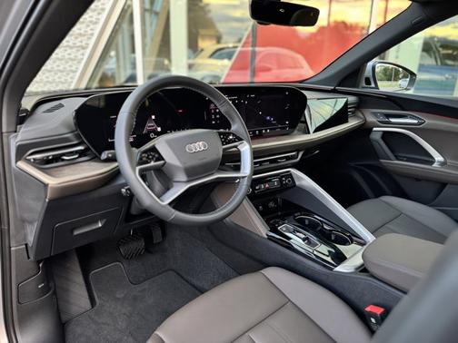2025 Audi Q5 Premium