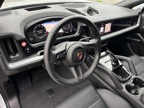 2025 Porsche Cayenne S