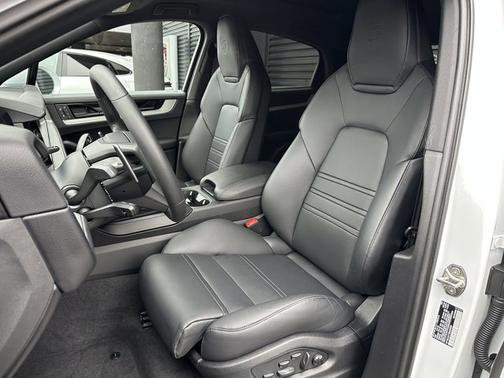 2025 Porsche Cayenne S