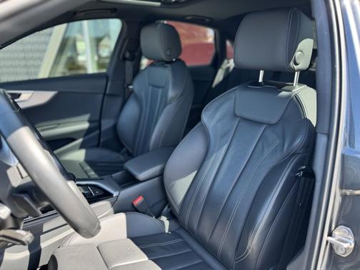 2023 Audi A4 45 S line Premium Plus