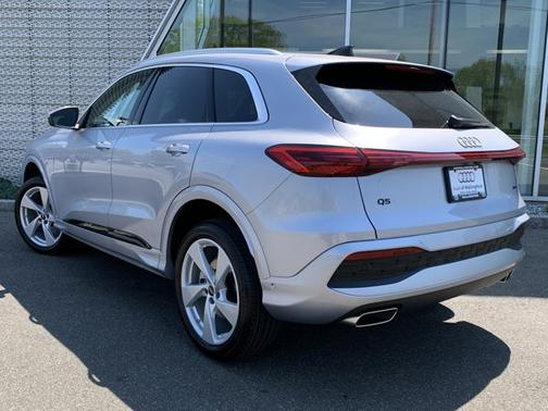 Florett Silver Metallic 2026 Audi Q5 Premium Plus TFSI quattro S tronic