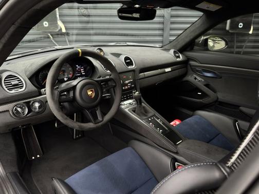 2023 Porsche 718 Cayman GT4 RS