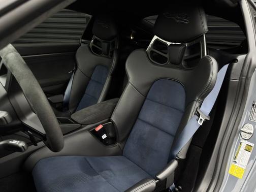 2023 Porsche 718 Cayman GT4 RS
