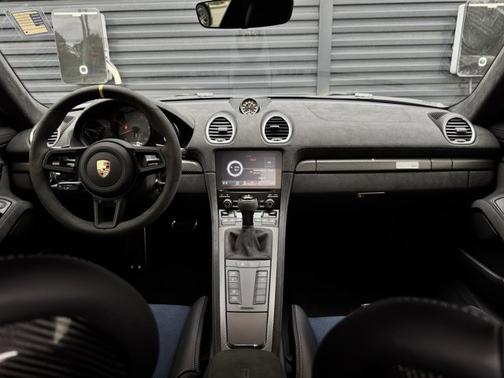 2023 Porsche 718 Cayman GT4 RS
