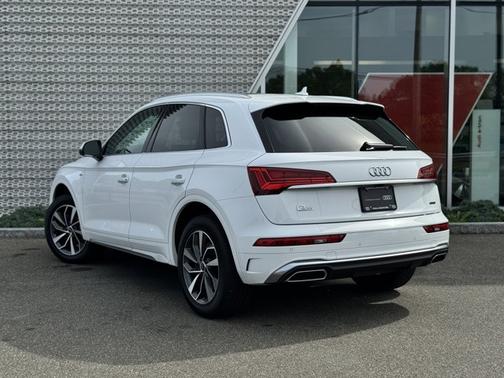 2022 Audi Q5 45 S line Premium Plus