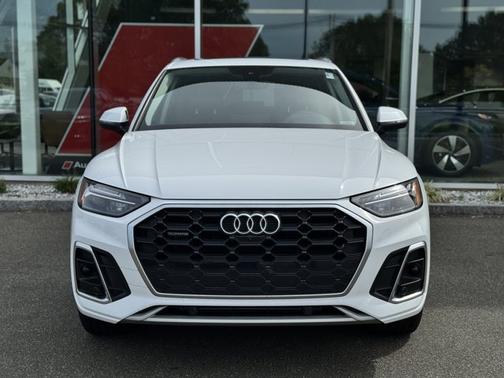 2022 Audi Q5 45 S line Premium Plus