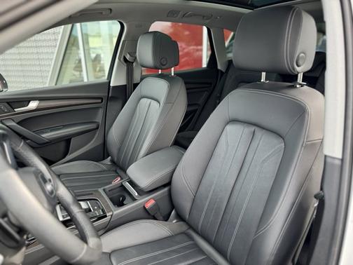 2022 Audi Q5 45 S line Premium Plus