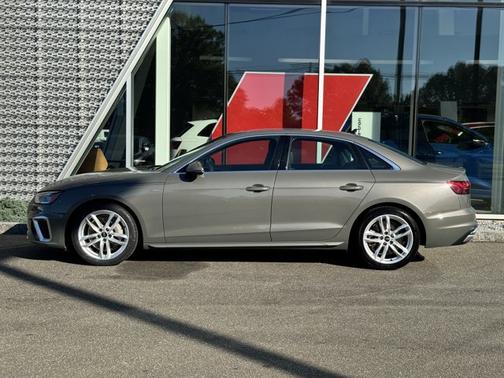 2023 Audi A4 45 S line Premium Plus