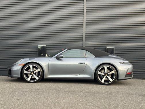 2025 Porsche 911 Carrera