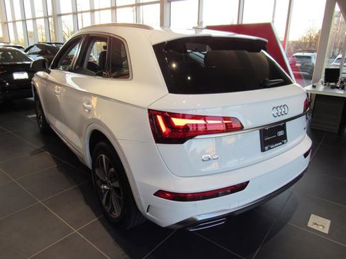 Photo 4 of 25 of 2022 Audi Q5 S line Premium Plus
