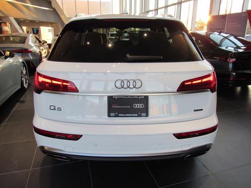 Photo 5 of 25 of 2022 Audi Q5 S line Premium Plus