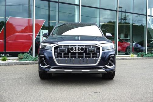 2025 Audi Q7 55 Premium Plus