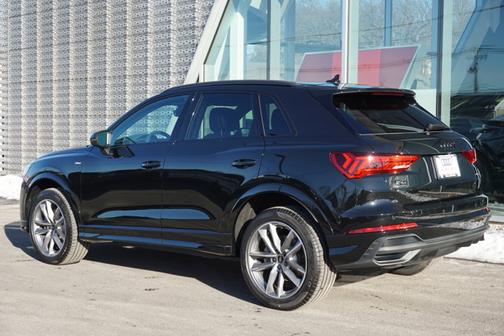 2025 Audi Q3 Premium 45 TFSI S line quattro Tiptronic