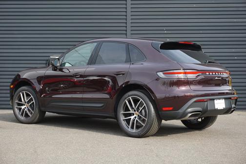 Copper Ruby Metallic 2026 Porsche Macan Macan