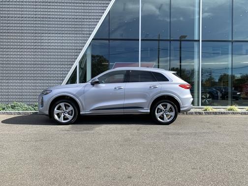 2025 Audi Q5 Premium Plus