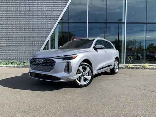 2025 Audi Q5 Premium Plus