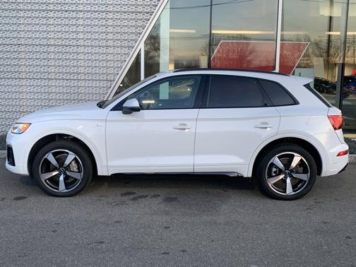 2023 Audi Q5 45 S line Premium Plus