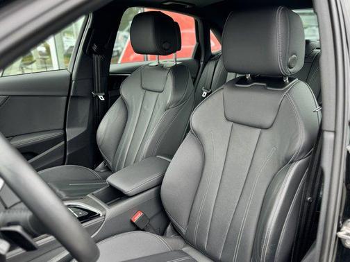 2023 Audi A4 45 S line Premium Plus