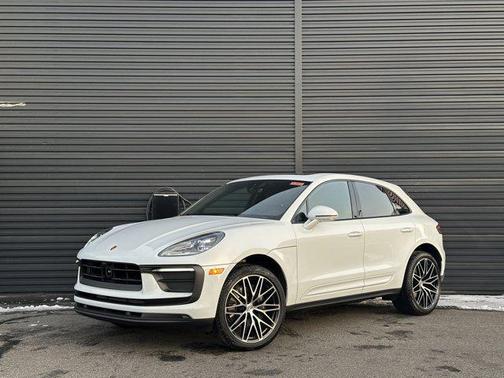 2025 Porsche Macan AWD