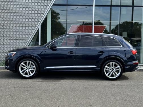 2025 Audi Q7 55 Premium Plus