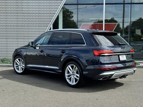 2025 Audi Q7 55 Premium Plus
