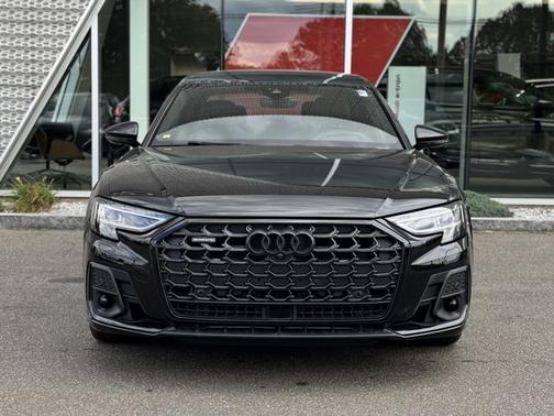 2025 Audi A8 L 55 TFSI quattro Tiptronic