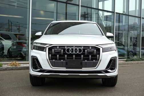 2025 Audi Q7 Premium Plus