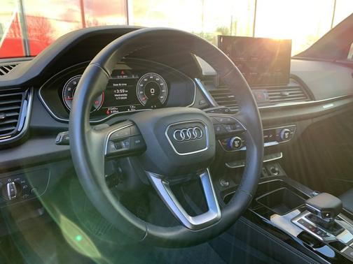 2023 Audi Q5 45 S line Premium Plus