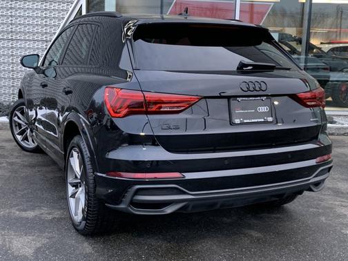 2025 Audi Q3 Premium 45 TFSI S line quattro Tiptronic