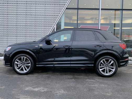 2025 Audi Q3 Premium 45 TFSI S line quattro Tiptronic