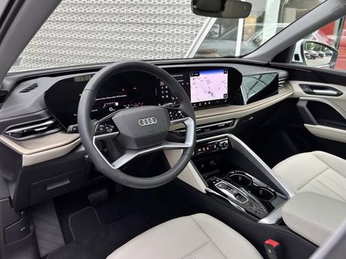 2025 Audi Q5 Premium
