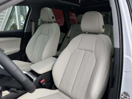 2025 Audi Q5 Premium
