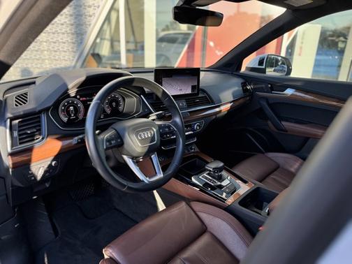 2022 Audi Q5 45 S line Prestige