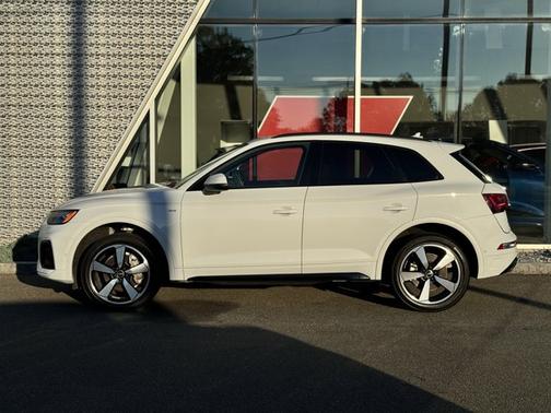 2022 Audi Q5 45 S line Prestige