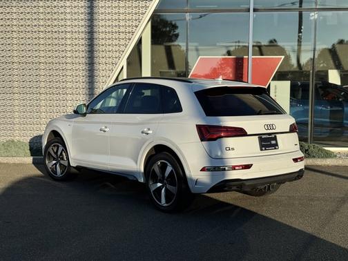 2022 Audi Q5 45 S line Prestige