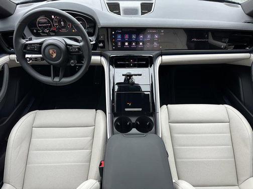 2026 Porsche Panamera 4