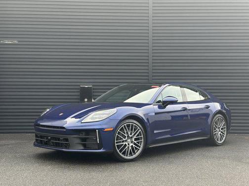 2026 Porsche Panamera 4