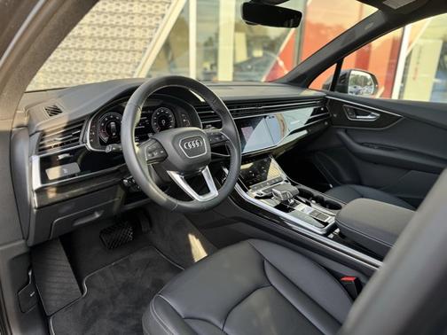 2025 Audi Q7 45 Premium