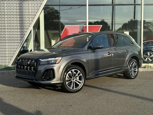 2025 Audi Q7 45 Premium