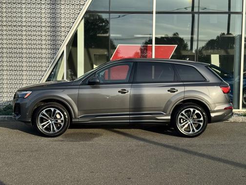2025 Audi Q7 45 Premium