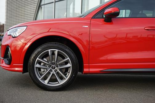 2025 Audi Q3 Premium 45 TFSI S line quattro Tiptronic