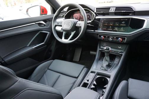 2025 Audi Q3 Premium 45 TFSI S line quattro Tiptronic