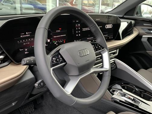 2025 Audi Q5 Premium Plus TFSI quattro S tronic