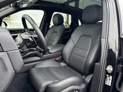 2024 Porsche Cayenne AWD