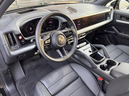 2024 Porsche Cayenne AWD