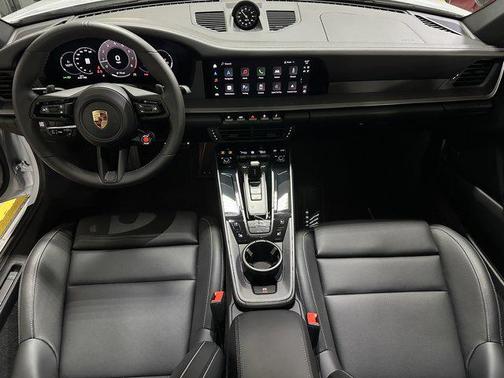 2025 Porsche 911 Carrera