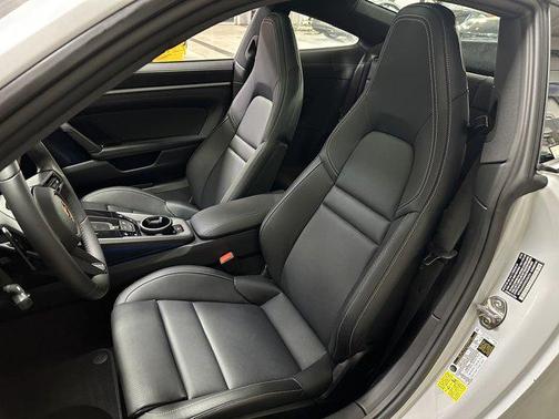 2025 Porsche 911 Carrera